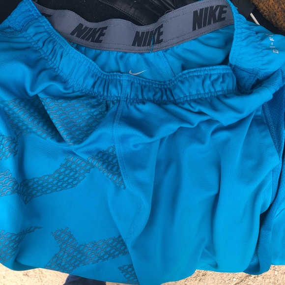 Cloths - Picture 3 of 8